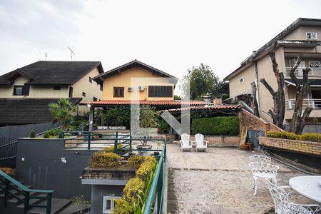 Casa à venda com 600m², 4 quartos e 3 vagas Casa à venda com 600m², 4 quartos e 3 vagasFachada posterior
