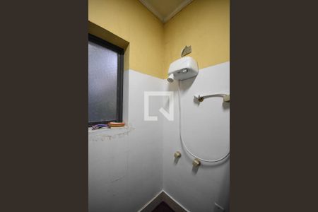 Casa à venda com 600m², 4 quartos e 3 vagas Casa à venda com 600m², 4 quartos e 3 vagasChuveiro do banheiro da suíte 2