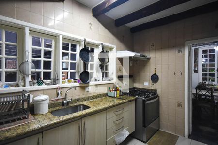 Casa à venda com 600m², 4 quartos e 3 vagas Casa à venda com 600m², 4 quartos e 3 vagasCozinha