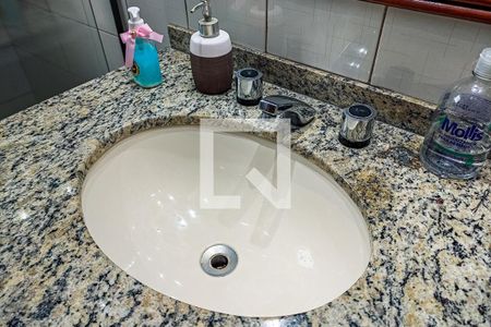 Apartamento à venda com 176m², 4 quartos e 3 vagasBanheiro Suíte 3