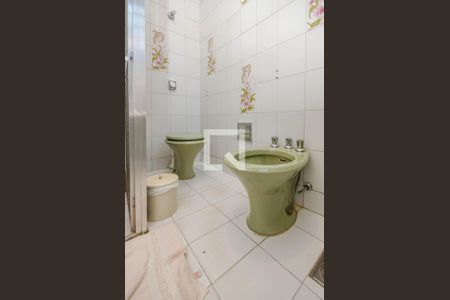 Casa à venda com 248m², 4 quartos e 4 vagas Casa à venda com 248m², 4 quartos e 4 vagasBanheiro da Suíte