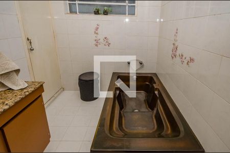 Casa à venda com 248m², 4 quartos e 4 vagas Casa à venda com 248m², 4 quartos e 4 vagasBanheiro Social