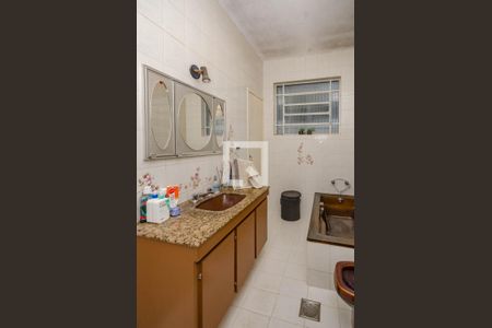 Casa à venda com 248m², 4 quartos e 4 vagas Casa à venda com 248m², 4 quartos e 4 vagasBanheiro Social