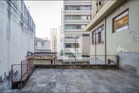 Casa à venda com 248m², 4 quartos e 4 vagas Casa à venda com 248m², 4 quartos e 4 vagasQuintal