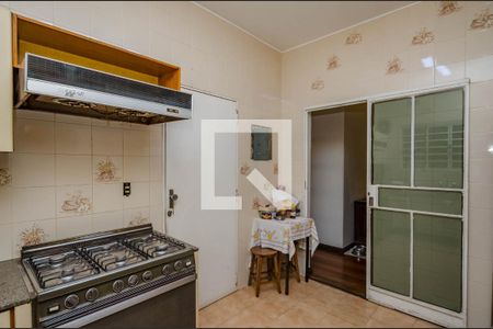 Casa à venda com 248m², 4 quartos e 4 vagas Casa à venda com 248m², 4 quartos e 4 vagasCozinha