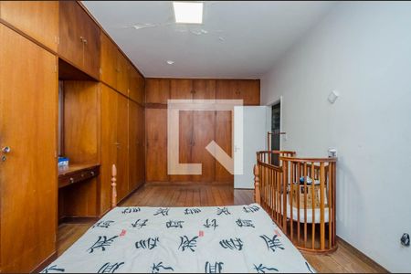 Casa à venda com 248m², 4 quartos e 4 vagas Casa à venda com 248m², 4 quartos e 4 vagasSuíte