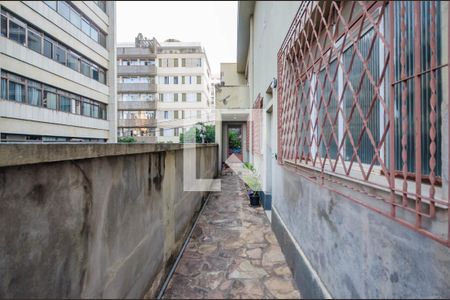 Casa à venda com 248m², 4 quartos e 4 vagas Casa à venda com 248m², 4 quartos e 4 vagasQuintal