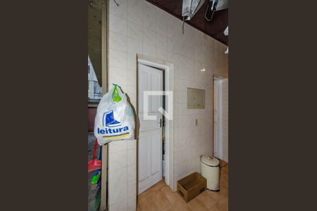 Casa à venda com 248m², 4 quartos e 4 vagas Casa à venda com 248m², 4 quartos e 4 vagasBanheiro de Serviço