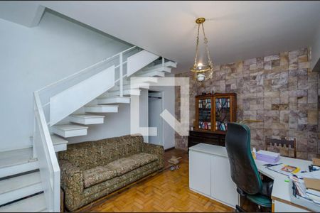 Casa à venda com 248m², 4 quartos e 4 vagas Casa à venda com 248m², 4 quartos e 4 vagasSala piso inferior