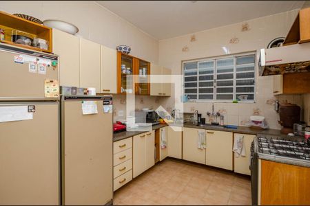 Casa à venda com 248m², 4 quartos e 4 vagas Casa à venda com 248m², 4 quartos e 4 vagasCozinha