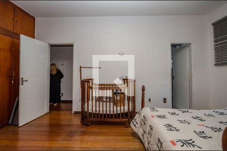 Casa à venda com 248m², 4 quartos e 4 vagas Casa à venda com 248m², 4 quartos e 4 vagasSuíte