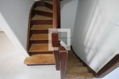 Casa à venda com 110m², 2 quartos e sem vagaEscada