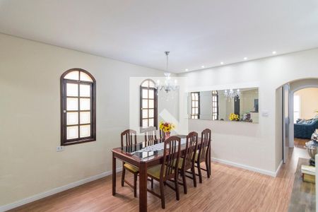 Casa à venda com 180m², 3 quartos e 3 vagas Casa à venda com 180m², 3 quartos e 3 vagasSala de Jantar
