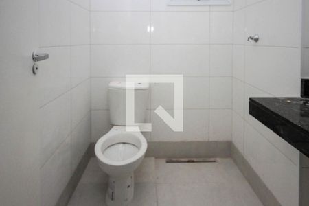 Banheiro de apartamento para alugar com 1 quarto, 48m² em Vila Ivone, São Paulo