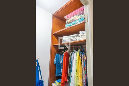 Apartamento à venda com 98m², 3 quartos e 1 vagaQuarto 2 - Armários