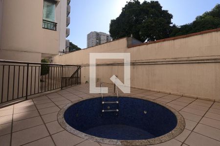 Apartamento à venda com 240m², 4 quartos e 3 vagasÁrea comum - Piscina