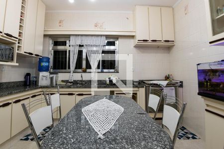 Casa à venda com 145m², 2 quartos e 2 vagas Casa à venda com 145m², 2 quartos e 2 vagasCozinha