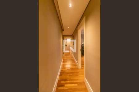 Apartamento à venda com 300m², 3 quartos e 3 vagas Apartamento à venda com 300m², 3 quartos e 3 vagasCorredor 2