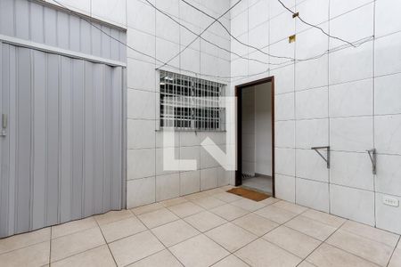 Casa à venda com 100m², 2 quartos e 2 vagas Casa à venda com 100m², 2 quartos e 2 vagasQuintal