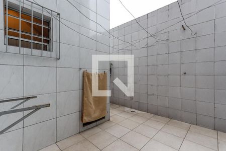 Casa à venda com 100m², 2 quartos e 2 vagas Casa à venda com 100m², 2 quartos e 2 vagasQuintal