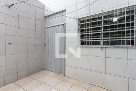 Casa à venda com 100m², 2 quartos e 2 vagas Casa à venda com 100m², 2 quartos e 2 vagasQuintal