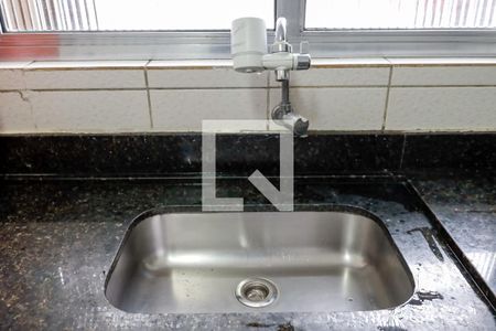 Casa à venda com 100m², 2 quartos e 2 vagas Casa à venda com 100m², 2 quartos e 2 vagasCozinha