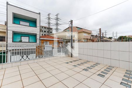 Casa à venda com 100m², 2 quartos e 2 vagas Casa à venda com 100m², 2 quartos e 2 vagasVaranda