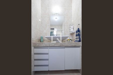 Apartamento à venda com 80m², 3 quartos e 1 vaga Apartamento à venda com 80m², 3 quartos e 1 vagaBanheiro da suíte