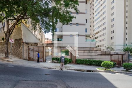 Apartamento para alugar com 59m², 2 quartos e 1 vaga Apartamento para alugar com 59m², 2 quartos e 1 vagaFachada