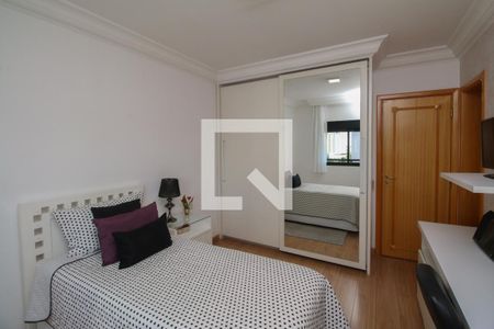 Apartamento à venda com 234m², 3 quartos e 4 vagasSuíte 2