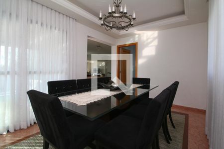 Apartamento à venda com 234m², 3 quartos e 4 vagasSalade Jantar 
