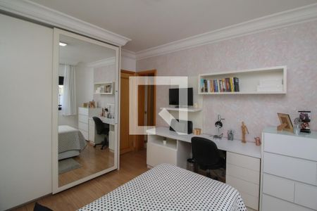 Apartamento à venda com 234m², 3 quartos e 4 vagasSuíte 2