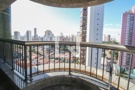 Apartamento à venda com 234m², 3 quartos e 4 vagasVaranda Suíte