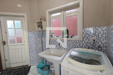 Casa à venda com 420m², 4 quartos e 2 vagas Casa à venda com 420m², 4 quartos e 2 vagasLavanderia