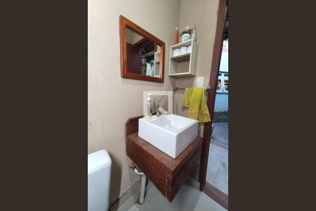 Casa à venda com 420m², 4 quartos e 2 vagasBanheiro