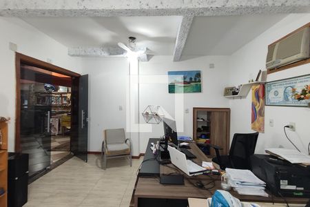 Casa à venda com 420m², 4 quartos e 2 vagasEscritório