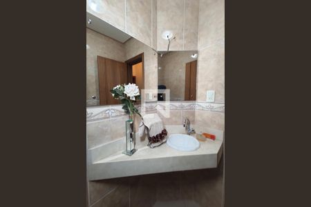 Casa à venda com 420m², 4 quartos e 2 vagasBanheiro