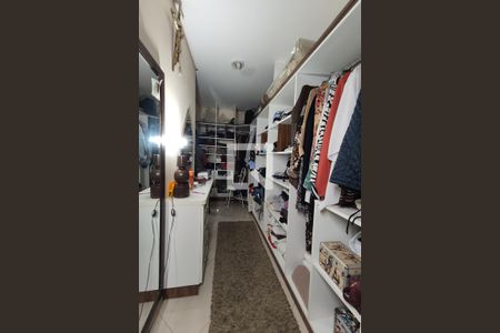 Casa à venda com 420m², 4 quartos e 2 vagasCloset do Quarto 1 - Suíte
