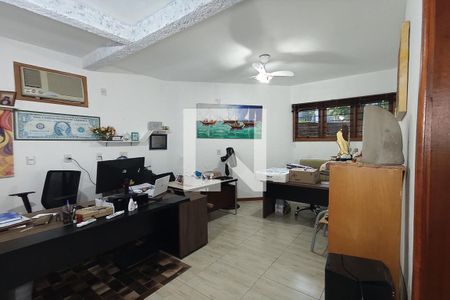 Casa à venda com 420m², 4 quartos e 2 vagasEscritório