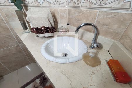 Casa à venda com 420m², 4 quartos e 2 vagasBanheiro