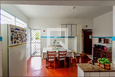 Casa à venda com 130m², 3 quartos e 2 vagas Casa à venda com 130m², 3 quartos e 2 vagasCozinha