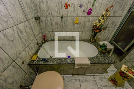 Casa à venda com 130m², 3 quartos e 2 vagas Casa à venda com 130m², 3 quartos e 2 vagasBanheiro