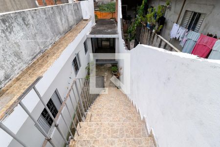 Casa à venda com 200m², 3 quartos e 2 vagasEscada