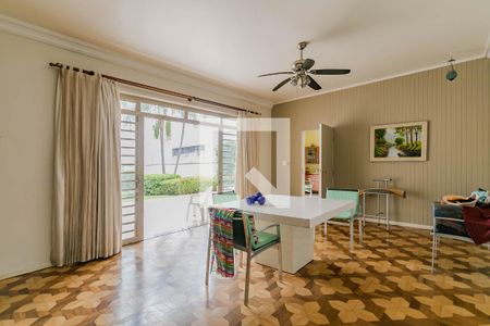 Sala de casa para alugar com 6 quartos, 450m² em Vila Oliveira, Mogi das Cruzes