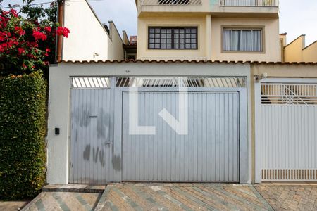 Casa à venda com 170m², 3 quartos e 3 vagasFachada