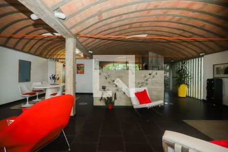 Casa à venda com 440m², 4 quartos e 4 vagasSala