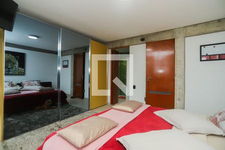 Casa à venda com 440m², 4 quartos e 4 vagasQuarto 4 - Suíte