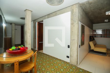 Casa à venda com 440m², 4 quartos e 4 vagasHall