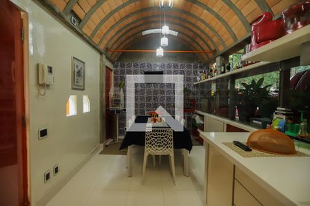 Casa à venda com 440m², 4 quartos e 4 vagasCozinha