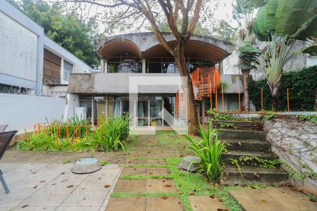 Casa à venda com 440m², 4 quartos e 4 vagasPiscina